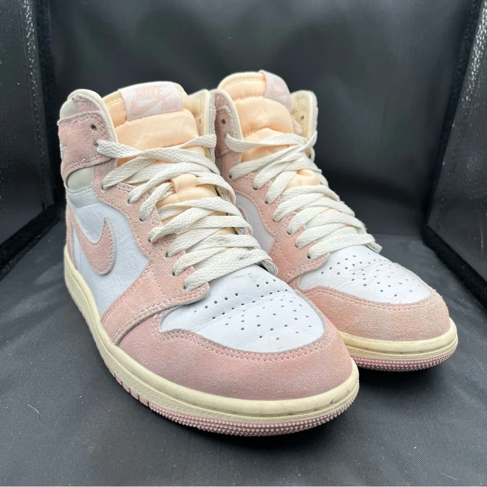 Nike Air Jordan 1 Retro High OG in the "Washed Pink" pre-yellowed midsole 5.5 - Picture 2 of 16